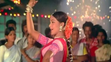 Aadu Nanaiyuthenu Song Lyrics