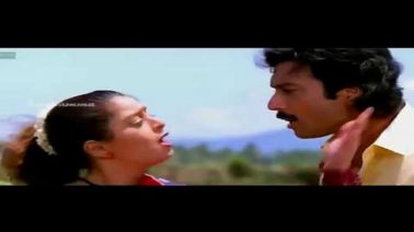 Adi Yaaradhu Yaaradhu Anghe Song Lyrics
