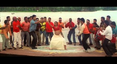 Malayala Karaiyoram Song Lyrics