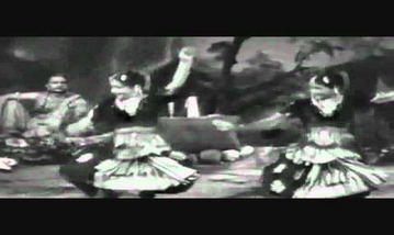 Apalam Chapalam Chap Layi Re Song Lyrics image