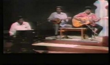 Eechai Marathu Inba Song Lyrics