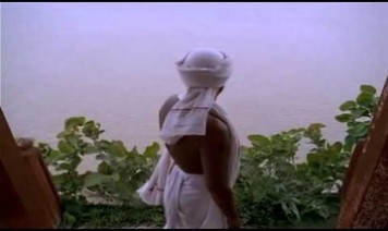 Ethilum Ingu Iruppan Song Lyrics