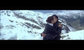 Manasukkul Oru Puyal Song Lyrics