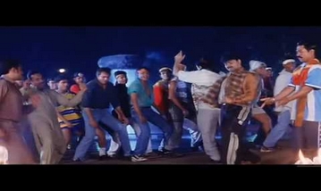 Sapne Me Kudi Woh Ondi Hain Song Lyrics image