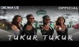 Tukur Tukur Song Lyrics