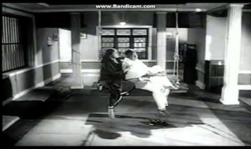 Un Kannil Neer Vazhinthaal Song Lyrics image