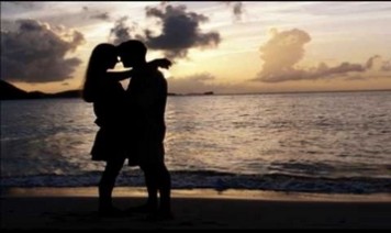 Unche Niche Parvato Ke Saye Me Hai Ganv Song Lyrics